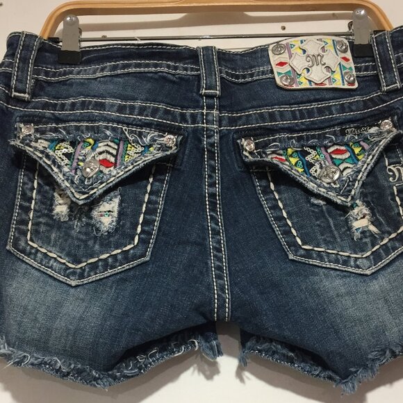 MISS ME EMBROIDERED RAW HEM JEANS SHORTS SIZE 30 - Picture 6 of 14